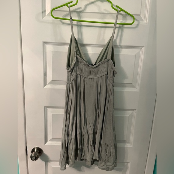 NWT Streetwear Society Sage Green Women's Dress size medium - Picture 4 of 4